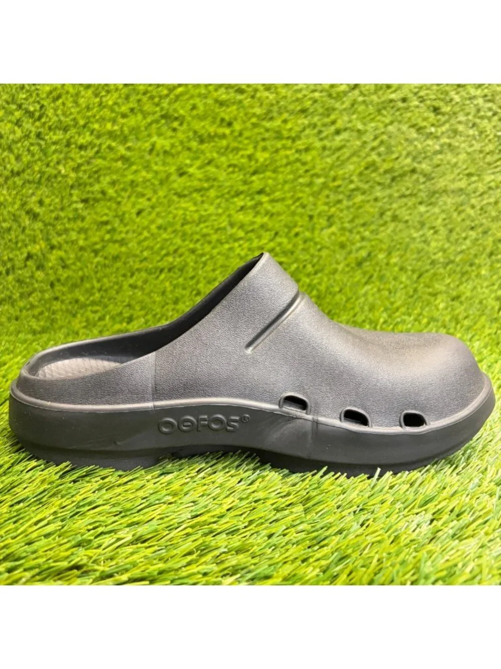 OOFOS OOcloog Clog Mens Size 8 Black Beach Outdoor Slip On Recovery Sandals